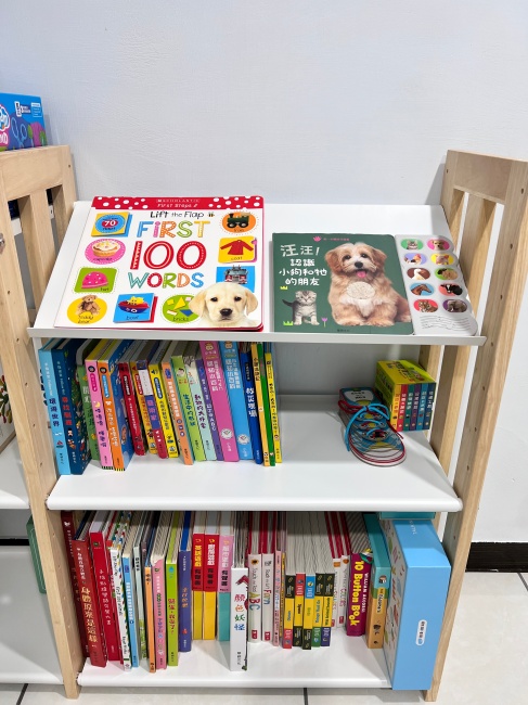 愛兒館-我的第一張小桌子、椅子、書櫃，一歲用到成人的成長型傢俱、安全穩固超高CP值！