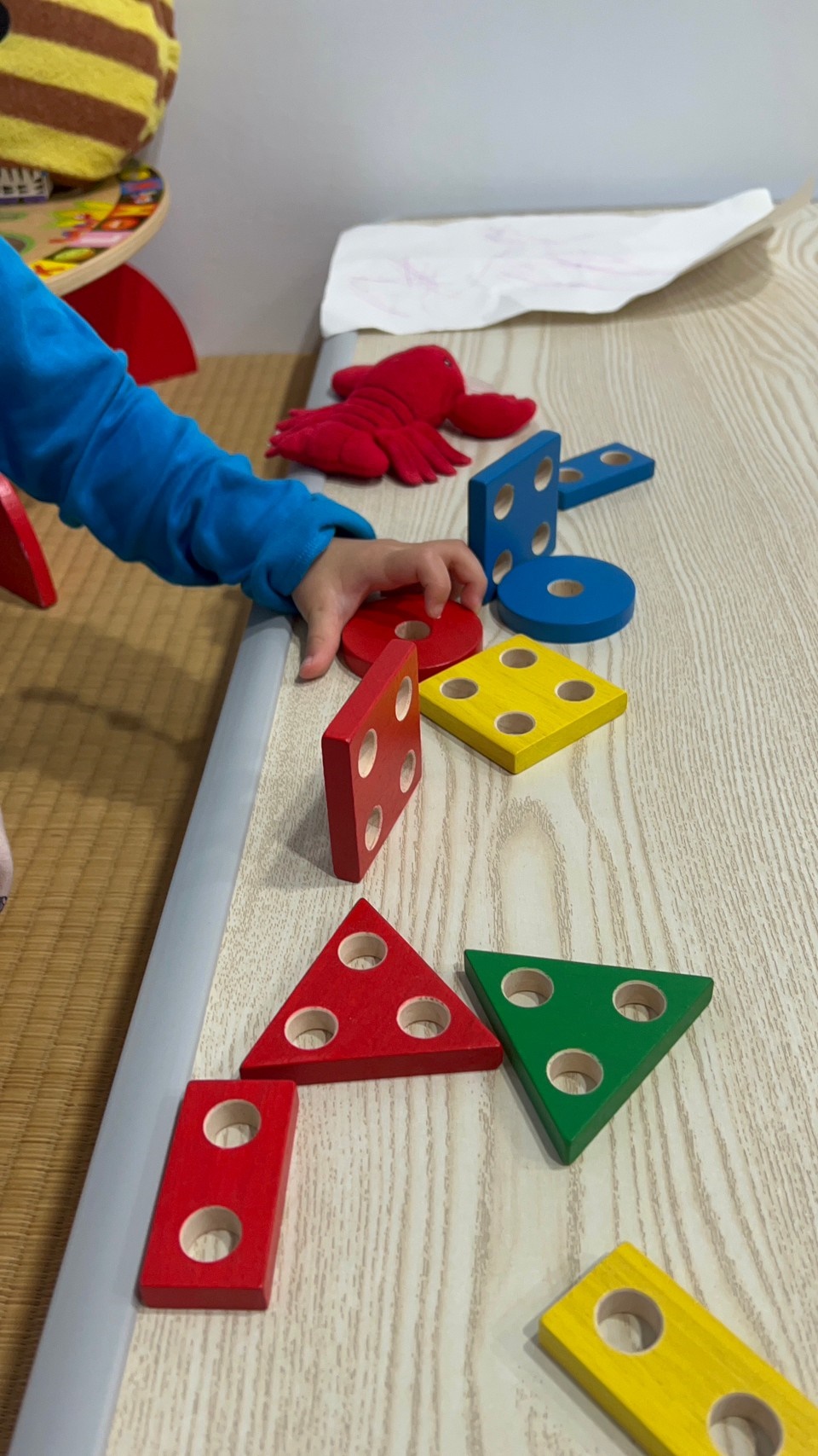 【Plan Toys】幾何形狀分類板｜經典耐玩幾何版、益智創意、手眼協調